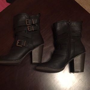 Ankle black boots